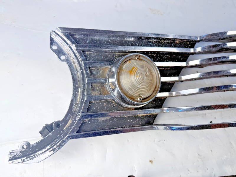 Vintage OEM 1960 Pontiac Bonneville Grill Left Right LH RH 536072 536073 B16-2