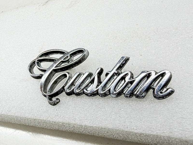 OEM 1975 - 1978 Plymouth Fury Dodge Coronet Dart Custom EMBLEM GM 3811499 E10-65