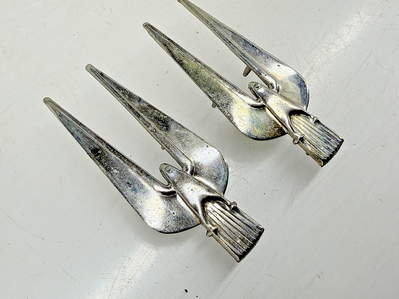 OEM 1958 - 1964 STUDEBAKER HAWK PAIR EMBLEM BADGE E9-58