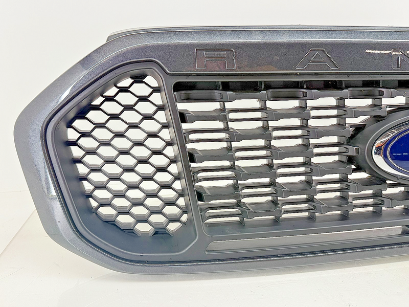 OEM 2019 - 2023 FORD RANGER GRILLE ASSEMBLY FRONT CENTER GRILL KB3B-8350-AE U5B