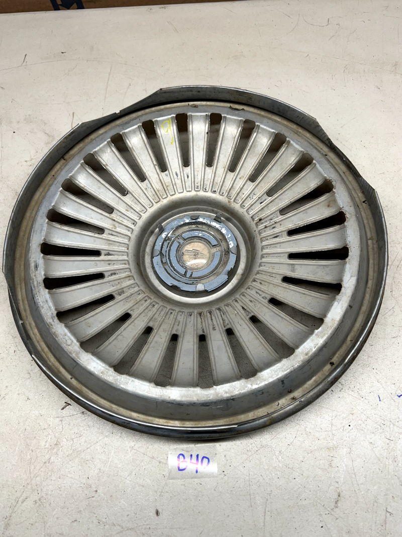 OEM 1965 Chevrolet Hub Caps 14" Chevy Wheel Cover Hubcap Chevelle 65 B40-9