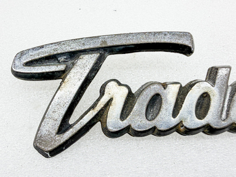 OEM 1971 - 1979 DODGE VAN TRADESMAN 200 FENDER EMBLEM 2956457 E10-68