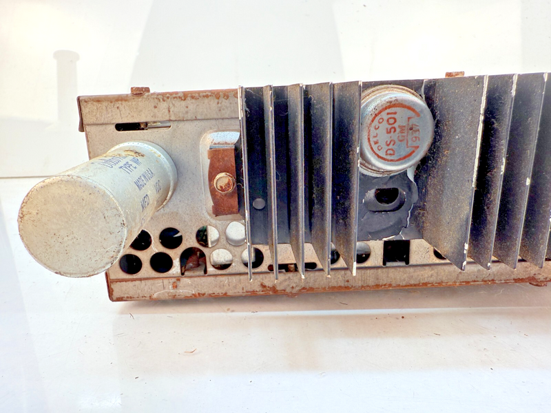 OEM 1959 - 1960 CHEVROLET IMPALA BELAIR BISCAYNE AM RADIO 59 60 B68-1